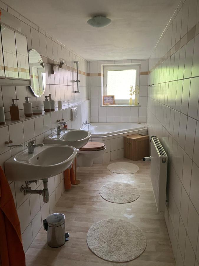 Zeitreise- Haus Mit 5 Schlafzimmern Diemelsee Exterior foto